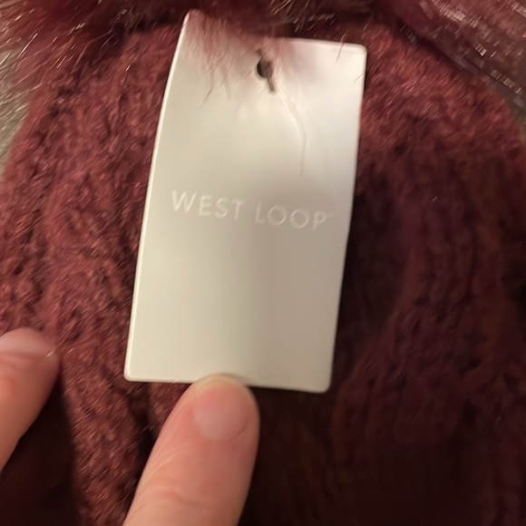 NWT!! Pom Hat - Picture 4 of 5